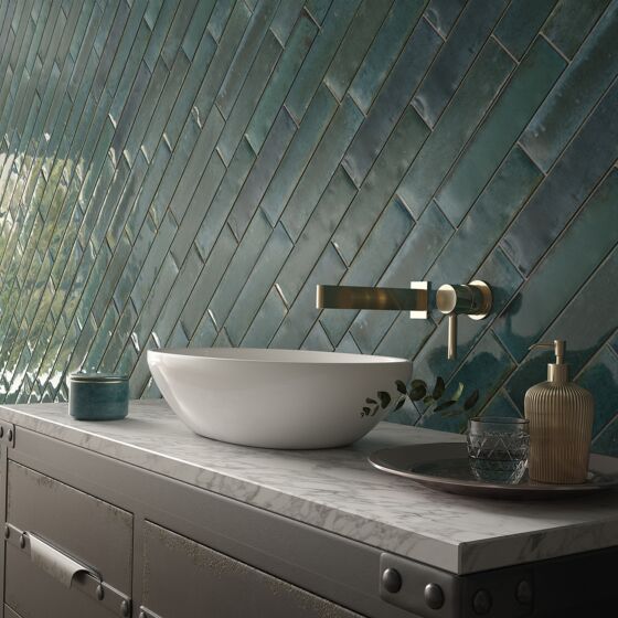 p11062_hope_blue_75x300mm_ceramic_wall_roomset.jpg